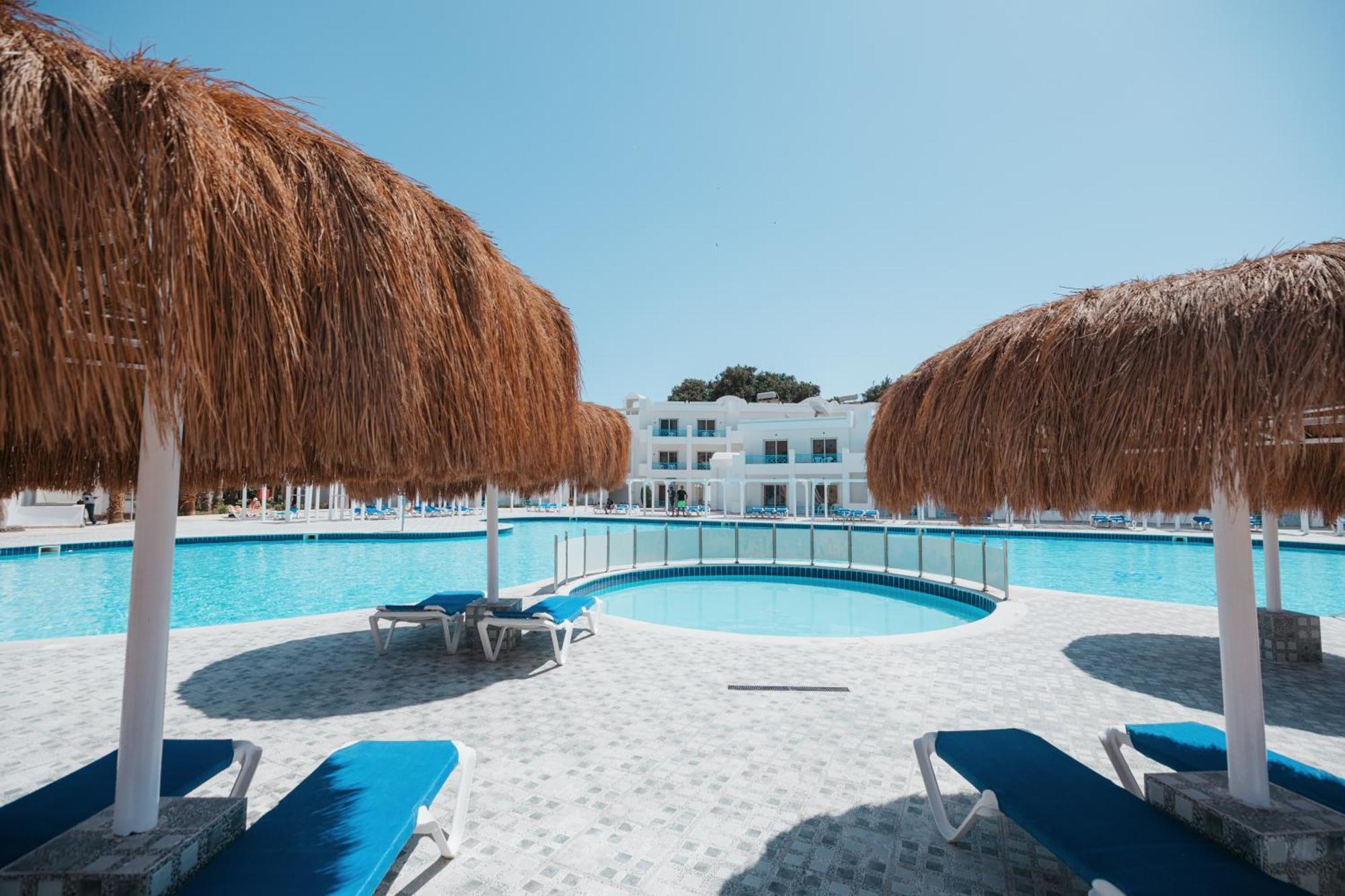 Mirage Bay & Aqua Park Resort